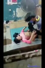 Bukannya di jagain malah direkam ama temennya Bukannya di jagain malah direkam ama temennya
